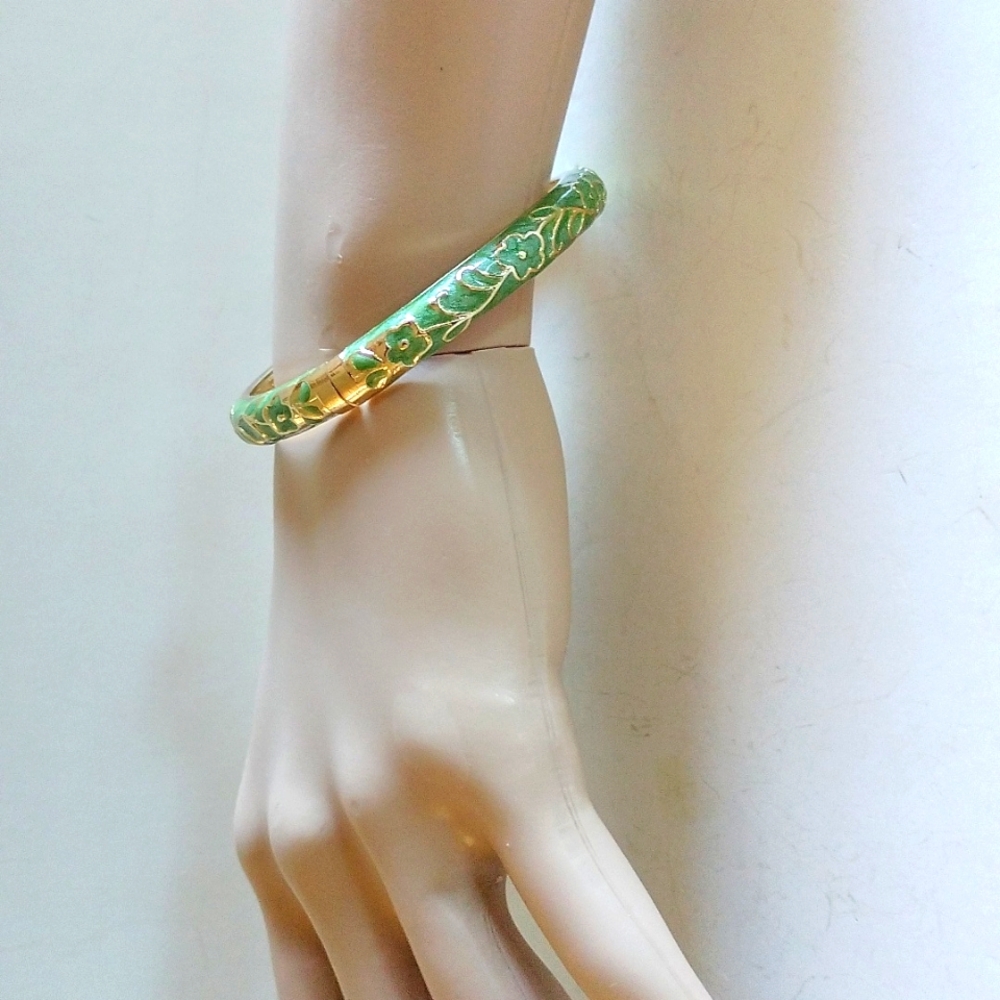 VINTAGE CHINESE HINGED GREEN ENAMEL GOLD FLOWERS BRACELET J.L. XING - Picture 3 of 7